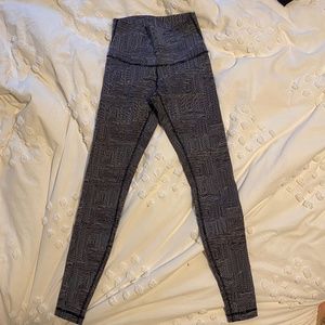 Lululemon leggings, size 6